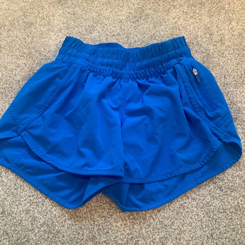 lululemon tracker low rise shorts